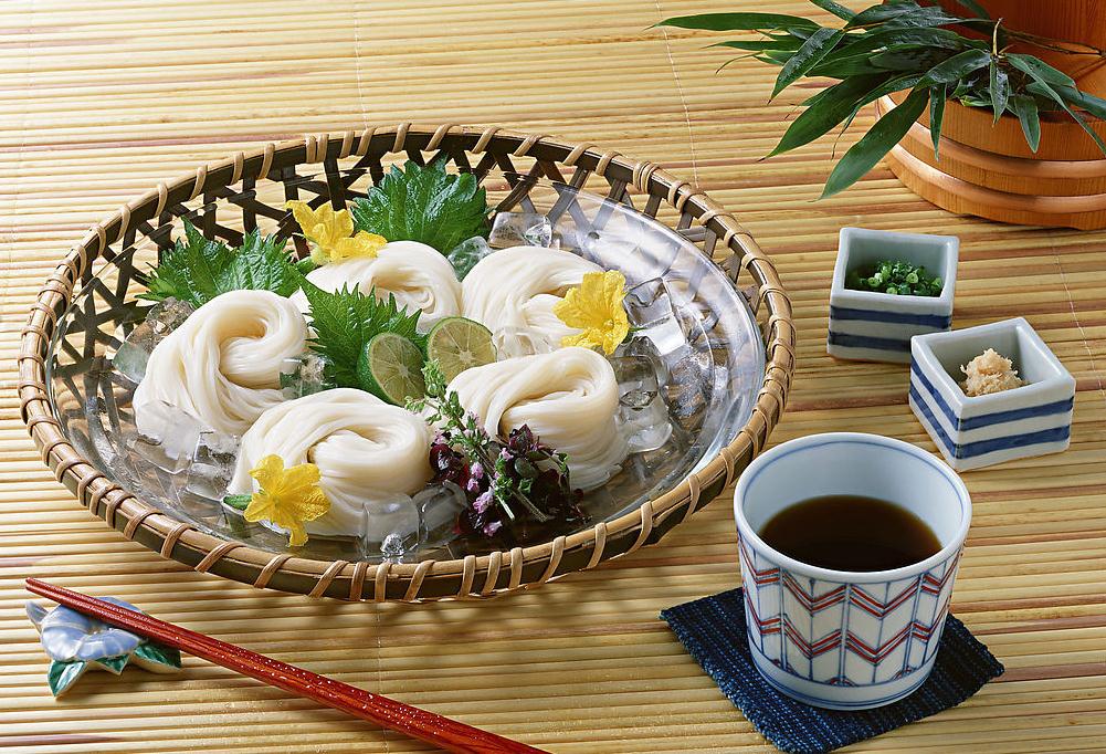 面對消費降級，餐飲品牌策劃公司教你如何經(jīng)營